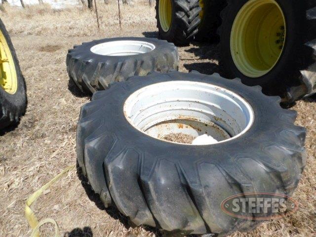 20.8-38 band duals and hardware for John Deere 4440_1.jpg